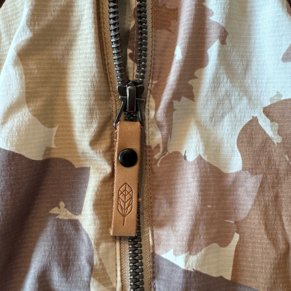 Indygena Women’s Hooded Lightweight Jacket Leaf Camo Print Size M Zip Front - Picture 4 of 9